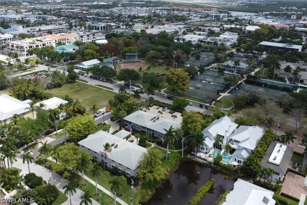 638 7th Avenue S Naples FL 34102