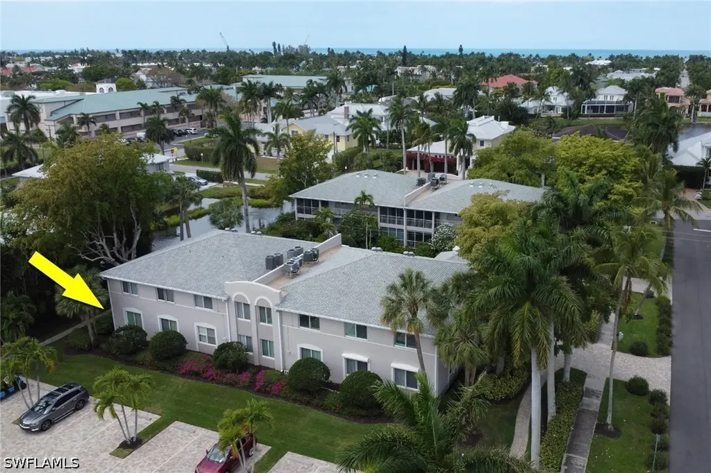 638 7th Avenue S Naples FL 34102