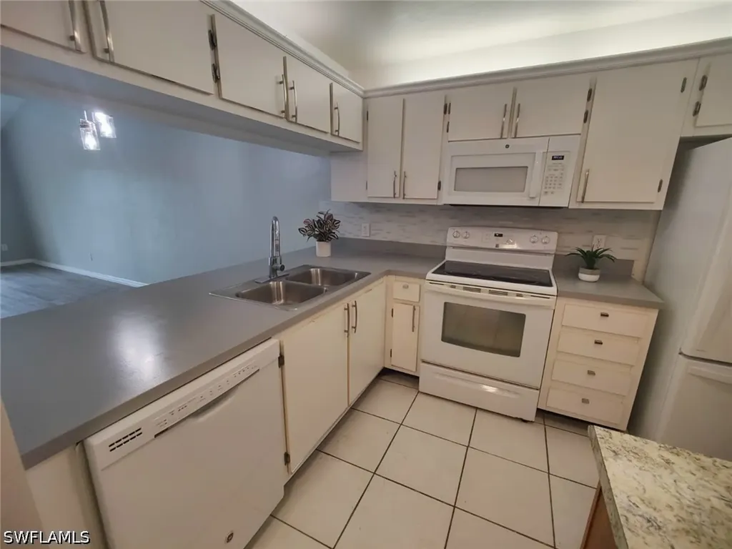 2668 Kings Lake Boulevard Naples FL 34112