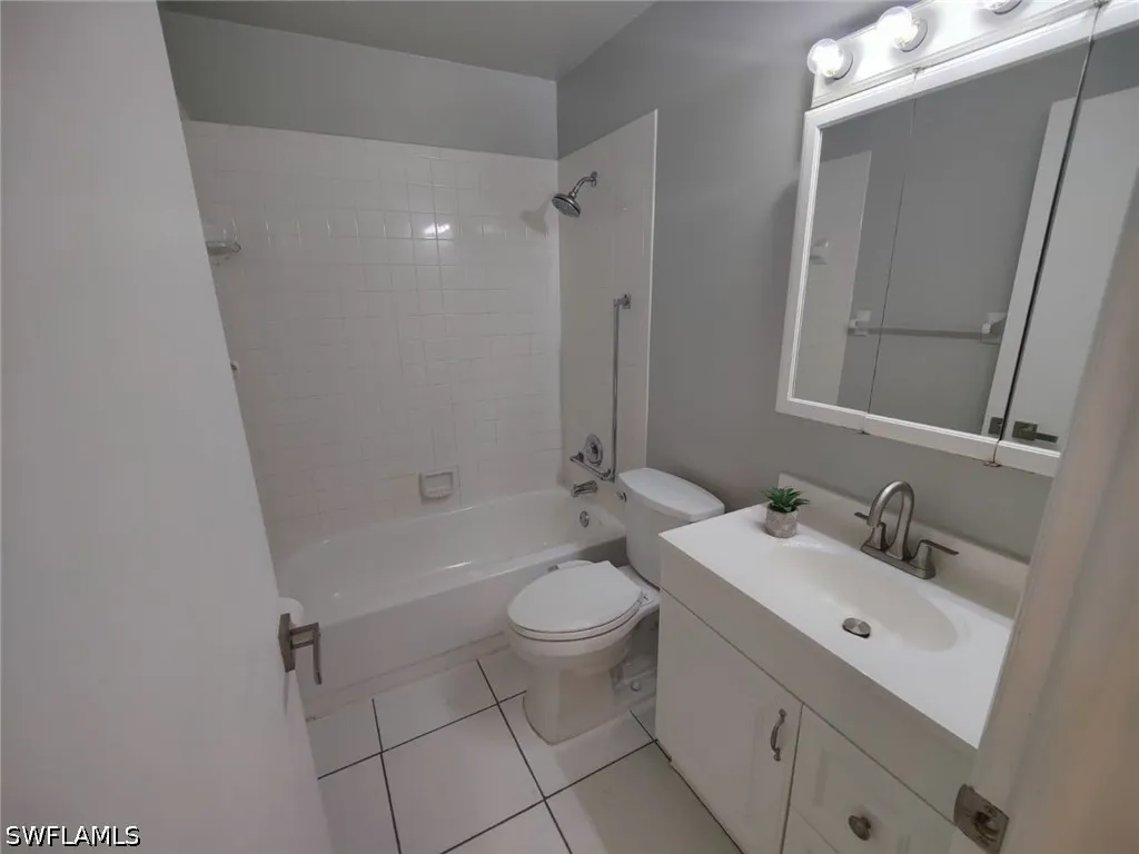 2668 Kings Lake Boulevard Naples FL 34112
