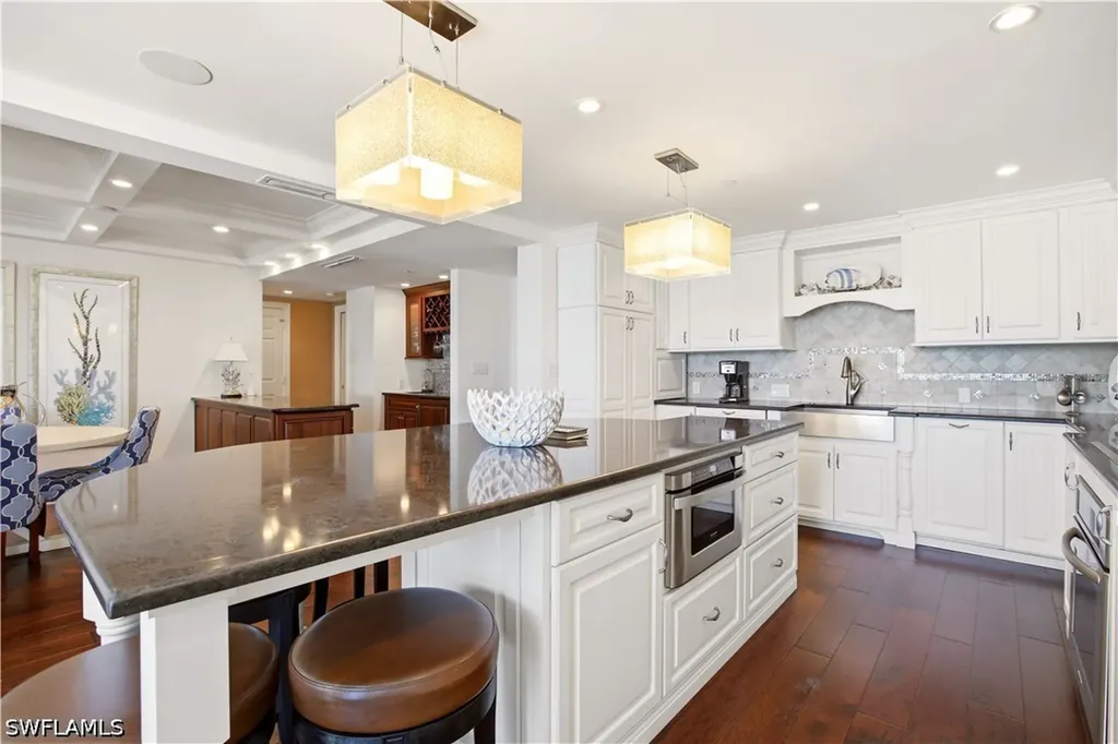 3377 Gulf Shore Boulevard N Naples FL 34103