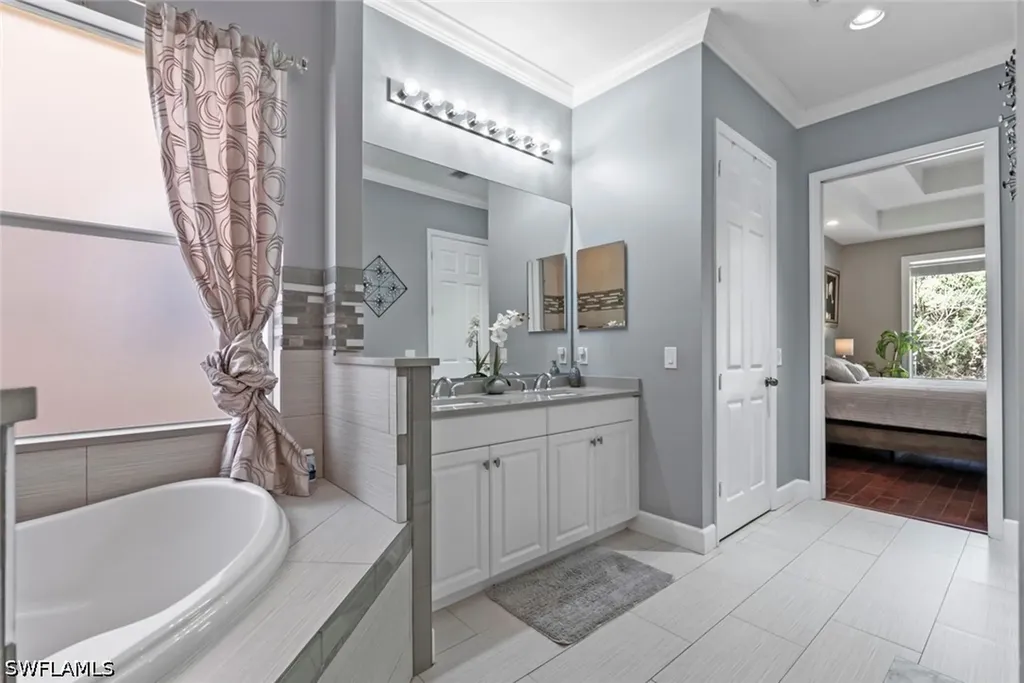 6051 Shallows Way Naples FL 34109