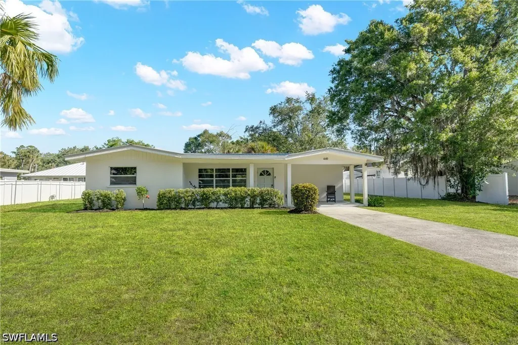 440 6th Avenue Labelle FL 33935