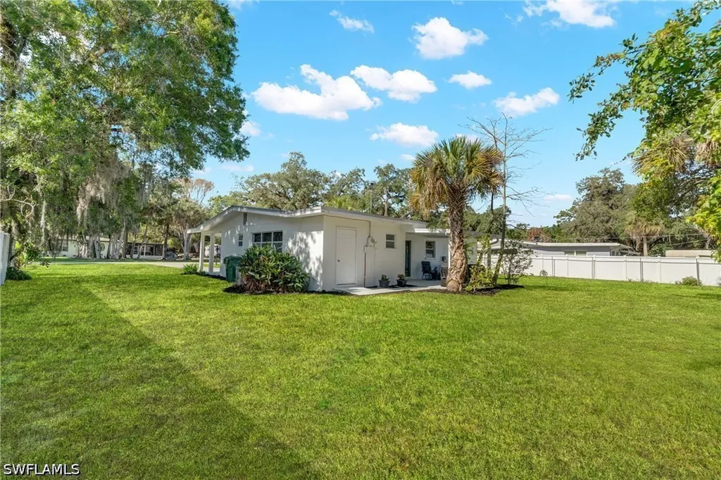 440 6th Avenue Labelle FL 33935