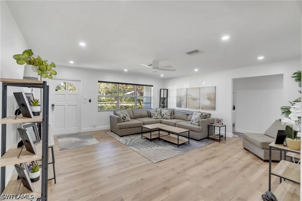 440 6th Avenue Labelle FL 33935