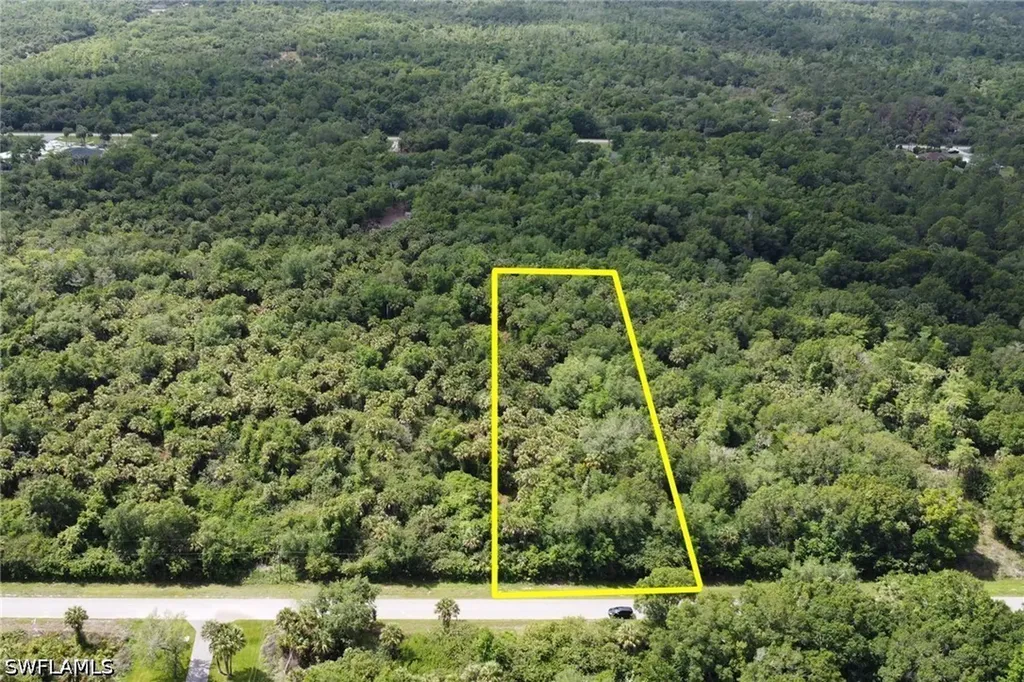 Xxx 32nd Avenue SE Naples FL 34117