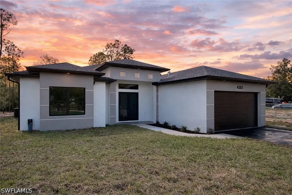 4283 10th Street NE Naples FL 34120