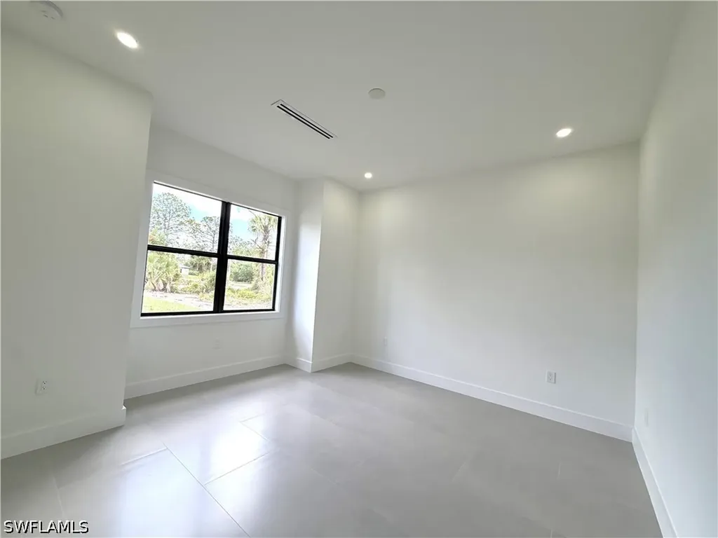 4283 10th Street NE Naples FL 34120