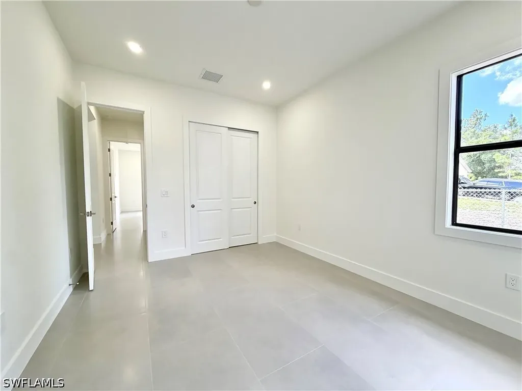 4283 10th Street NE Naples FL 34120