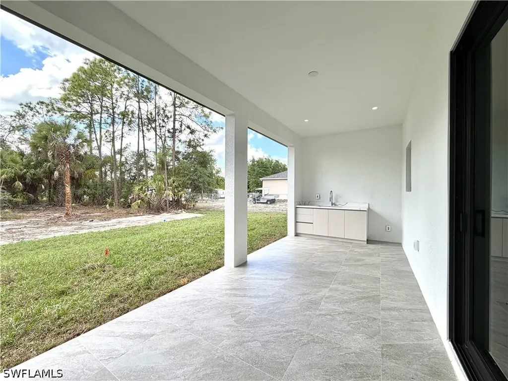 4283 10th Street NE Naples FL 34120