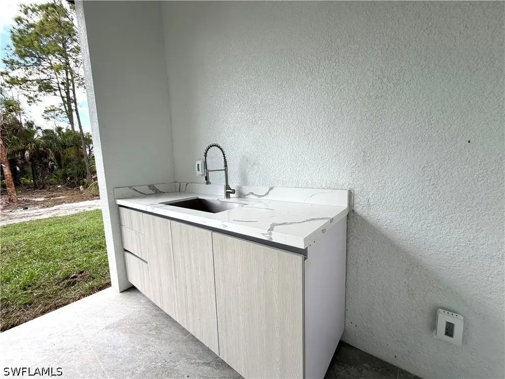 4283 10th Street NE Naples FL 34120