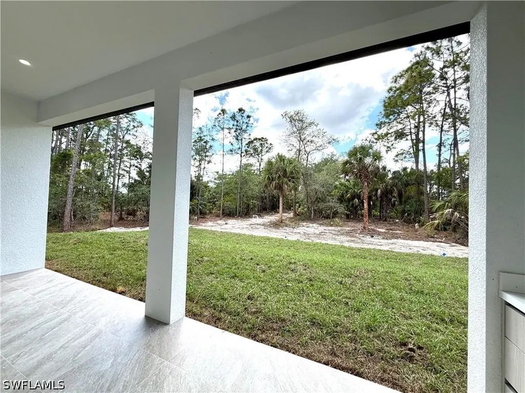 4283 10th Street NE Naples FL 34120