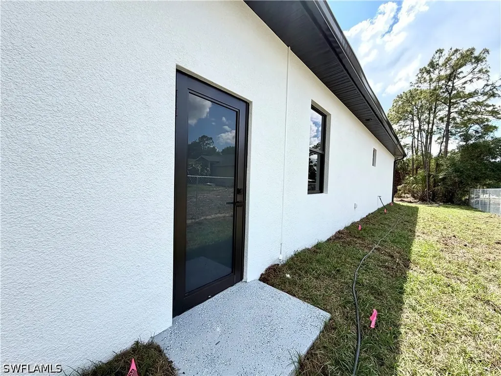 4283 10th Street NE Naples FL 34120