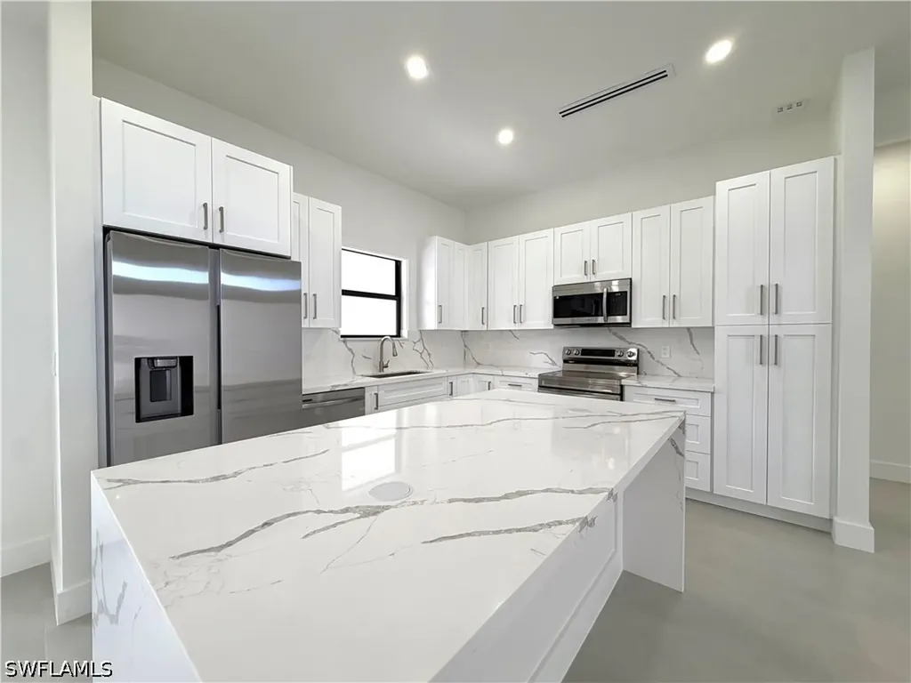 4283 10th Street NE Naples FL 34120