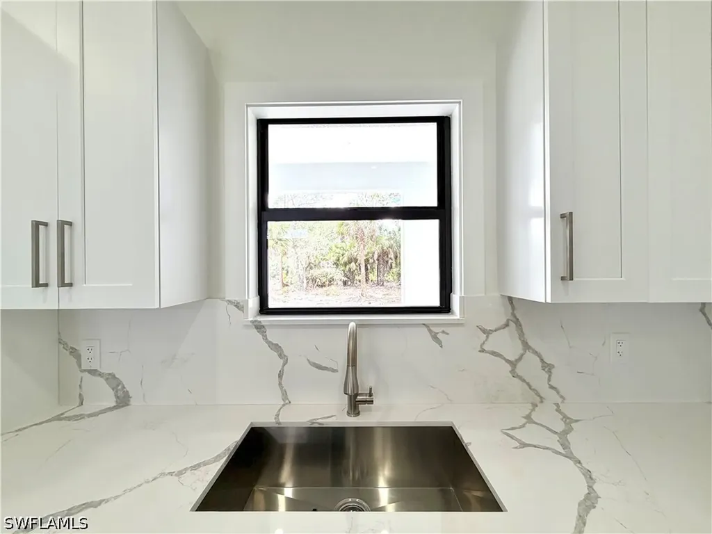 4283 10th Street NE Naples FL 34120