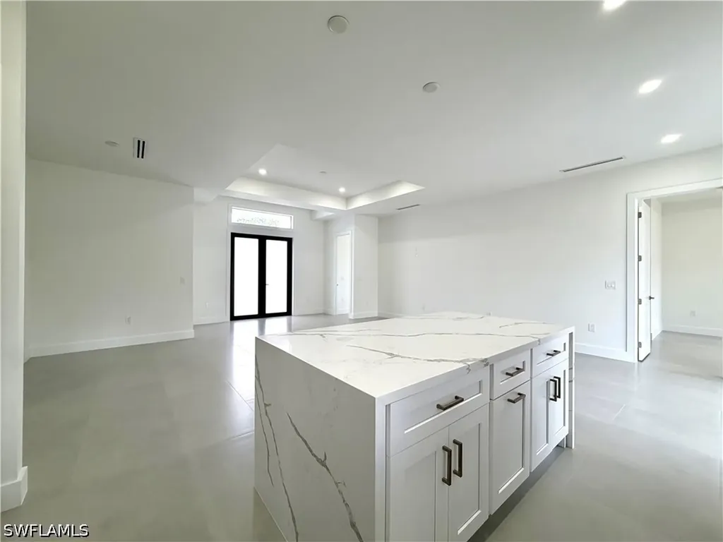 4283 10th Street NE Naples FL 34120