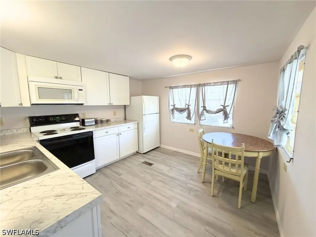114 Rose Lane Naples FL 34114