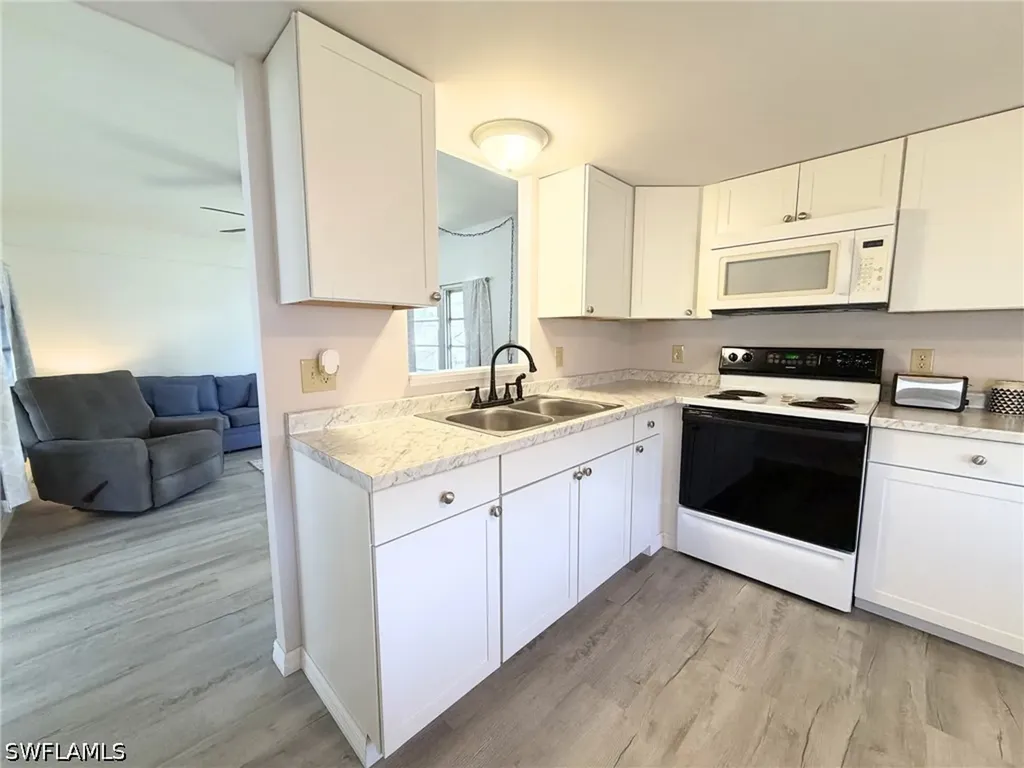 114 Rose Lane Naples FL 34114