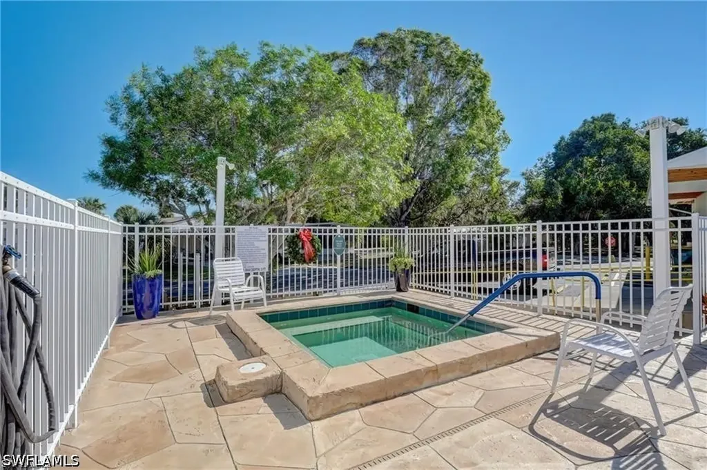 114 Rose Lane Naples FL 34114