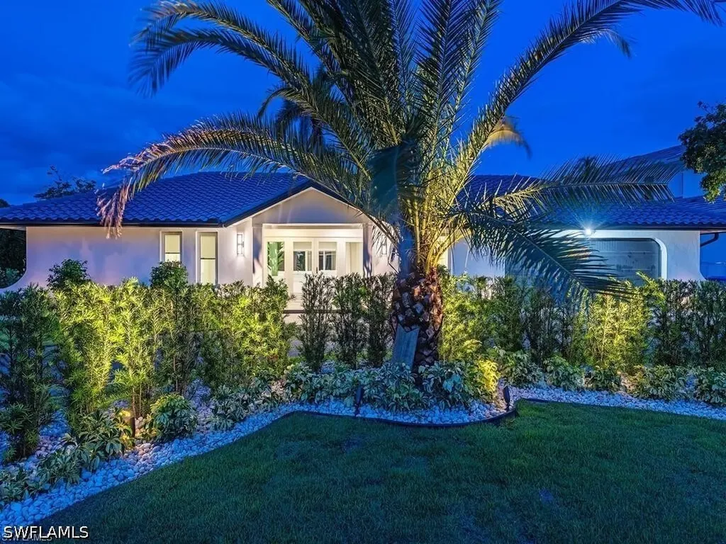 4856 Crayton Road Naples FL 34103