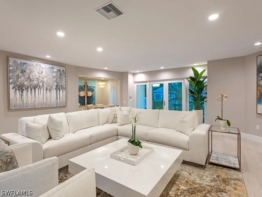 4856 Crayton Road Naples FL 34103