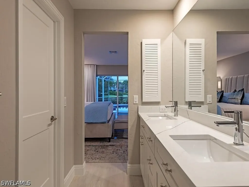 4856 Crayton Road Naples FL 34103
