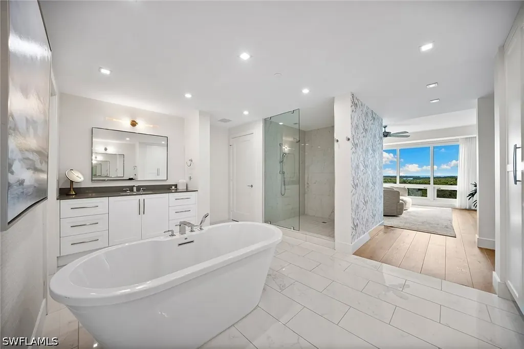 13915 Old Coast Road Naples FL 34110