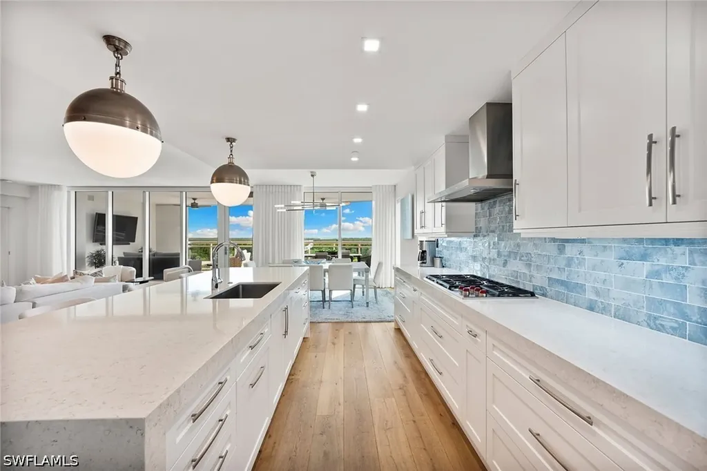 13915 Old Coast Road Naples FL 34110