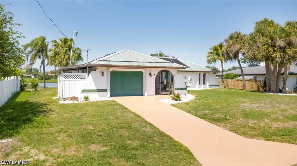 2401 Lakeview Drive Lehigh Acres FL 33936