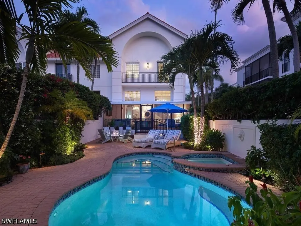430 10th Avenue S Naples FL 34102