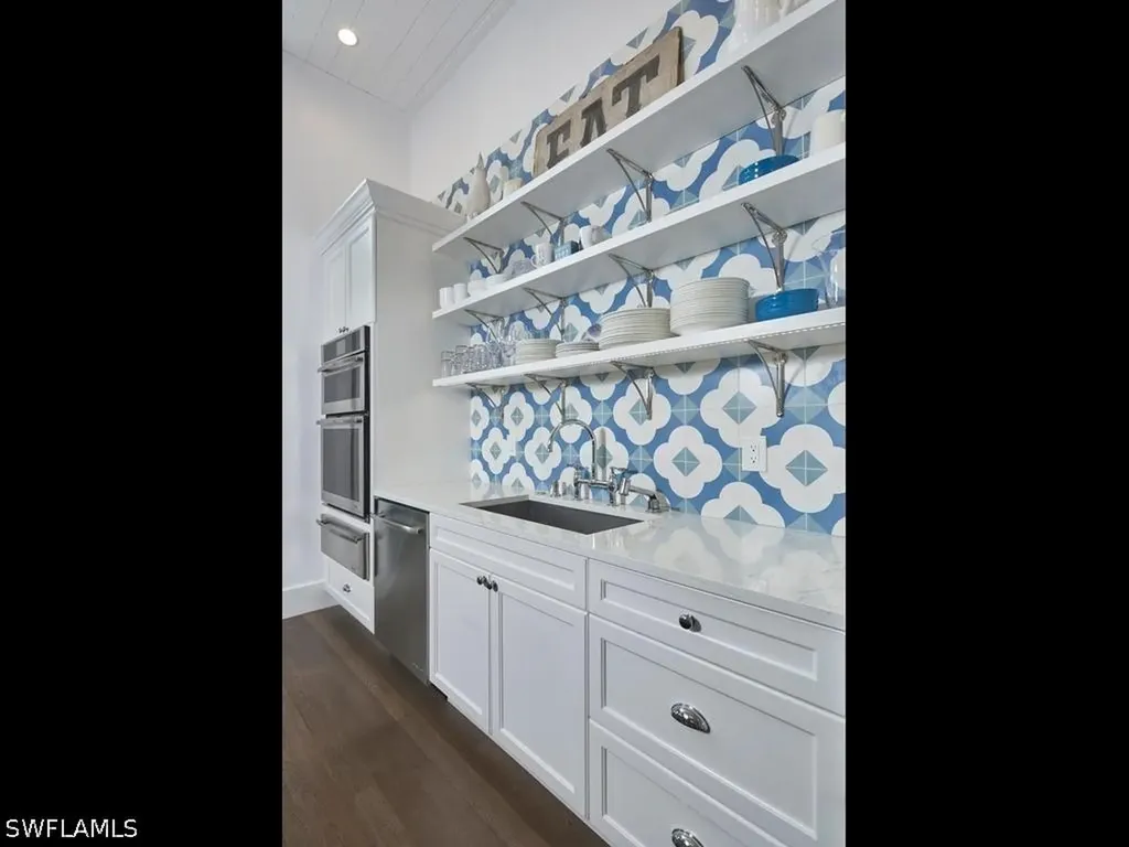 430 10th Avenue S Naples FL 34102