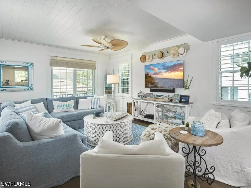 430 10th Avenue S Naples FL 34102