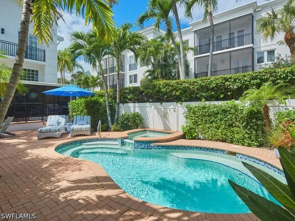 430 10th Avenue S Naples FL 34102