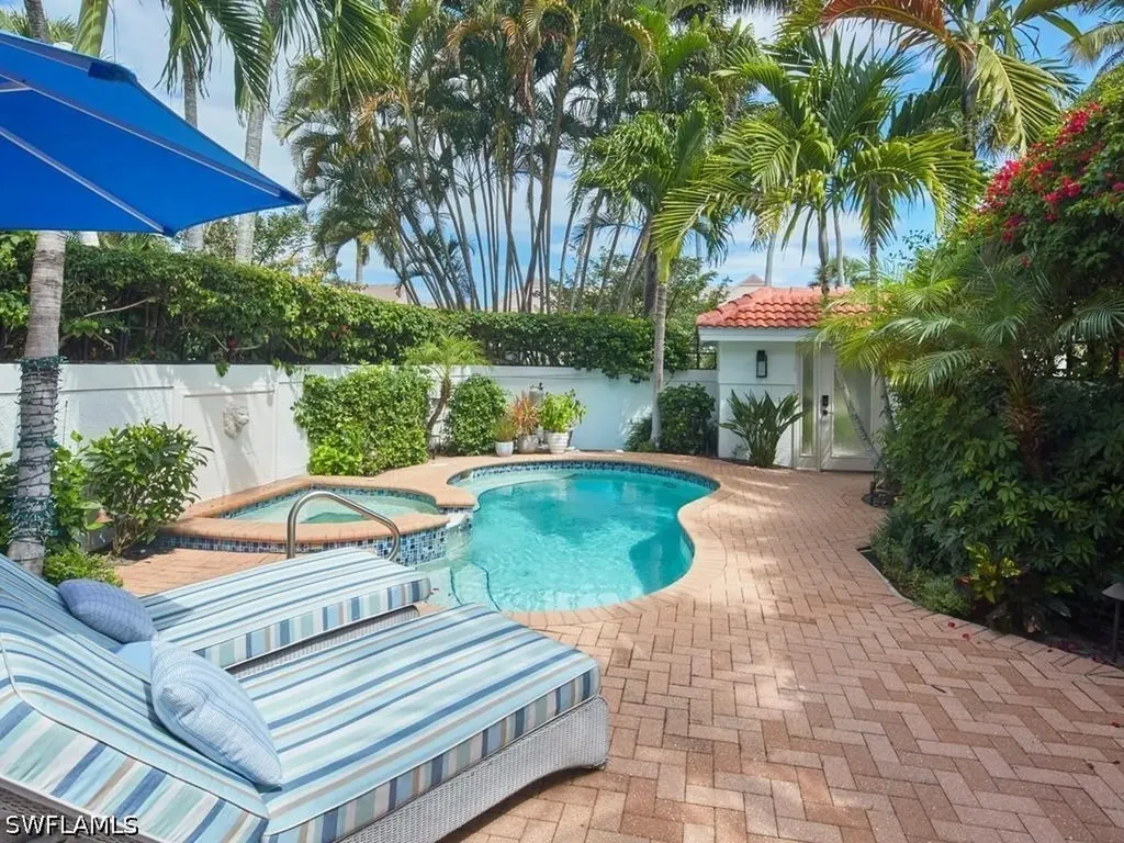 430 10th Avenue S Naples FL 34102