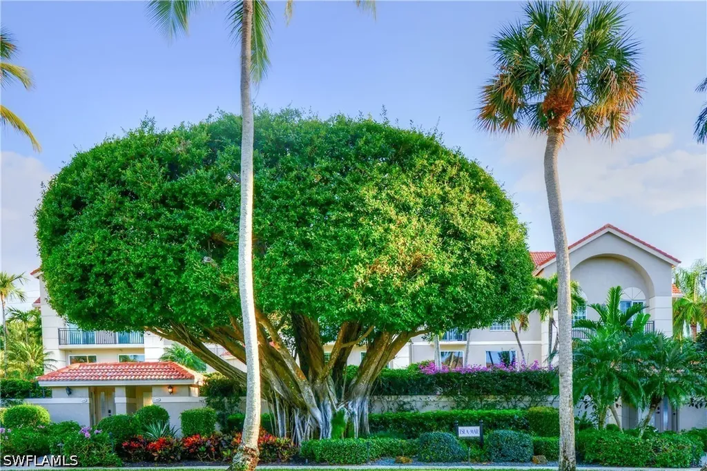 430 10th Avenue S Naples FL 34102
