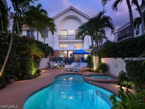 430 10TH Avenue S Naples FL 34102