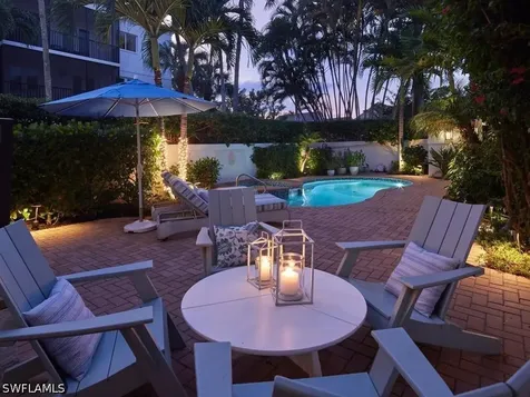 430 10TH Avenue S Naples FL 34102