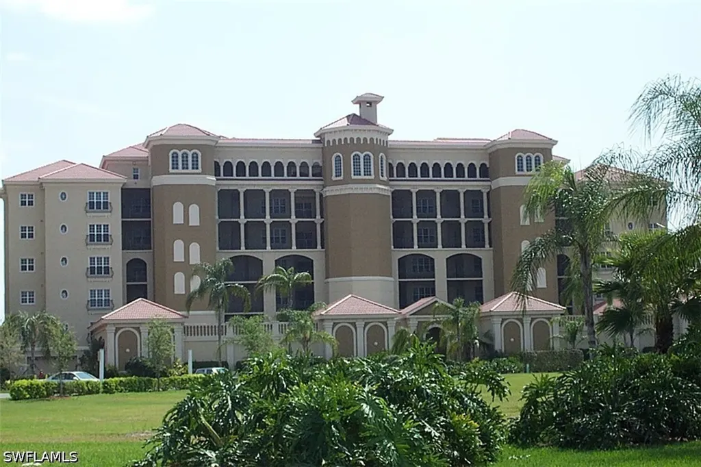 580 El Camino Real Naples FL 34119