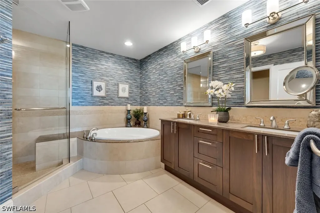 9115 Strada Place Naples FL 34108