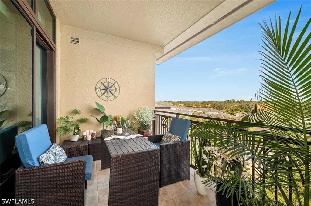 9115 Strada Place Naples FL 34108