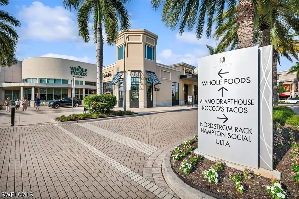 9115 Strada Place Naples FL 34108