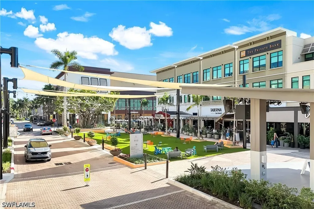 9115 Strada Place Naples FL 34108