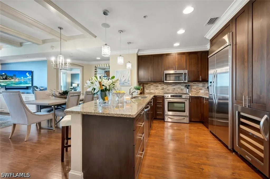 9115 Strada Place Naples FL 34108
