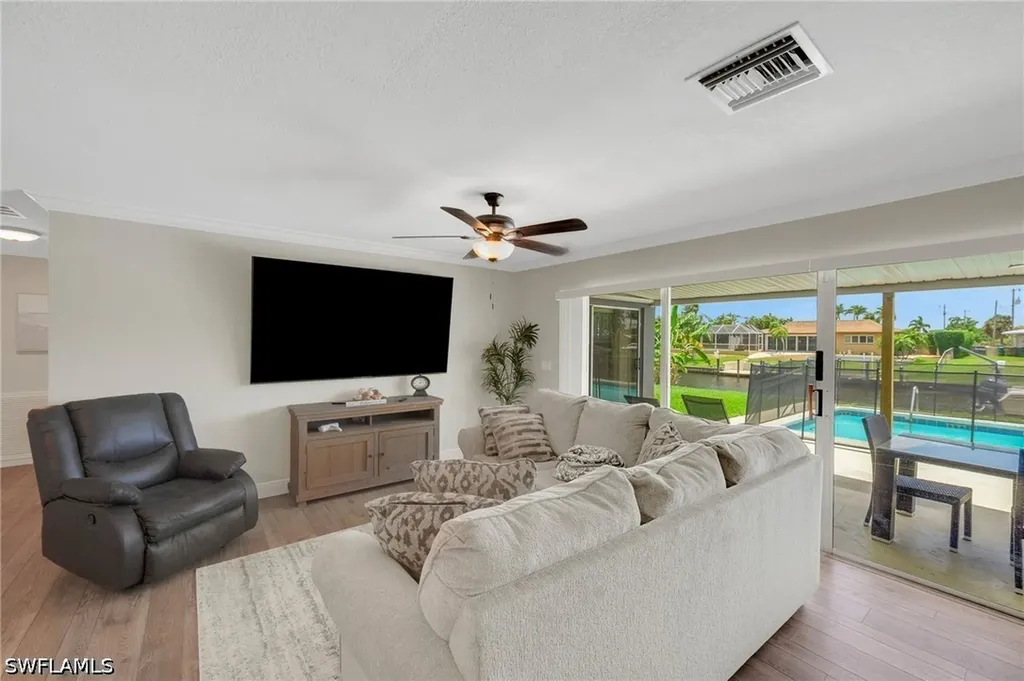1638 SE 28th Street Cape Coral FL 33904