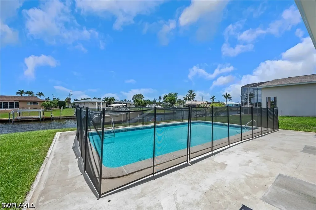 1638 SE 28th Street Cape Coral FL 33904