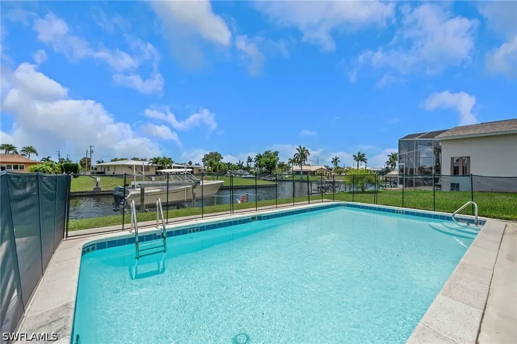 1638 SE 28th Street Cape Coral FL 33904