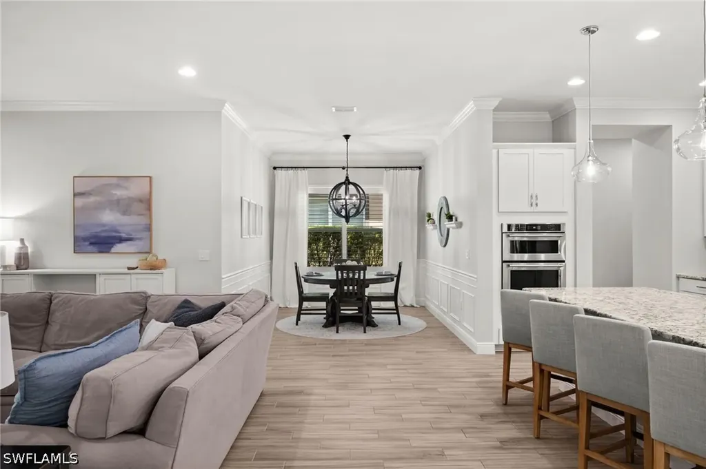 3769 Helmsman Drive Naples FL 34120