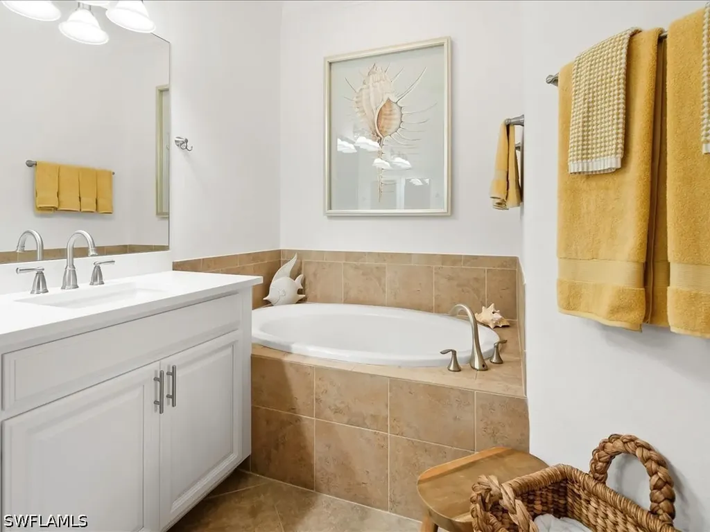 9476 Napoli Lane Naples FL 34113