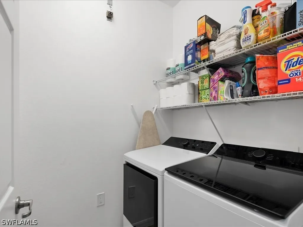 9476 Napoli Lane Naples FL 34113