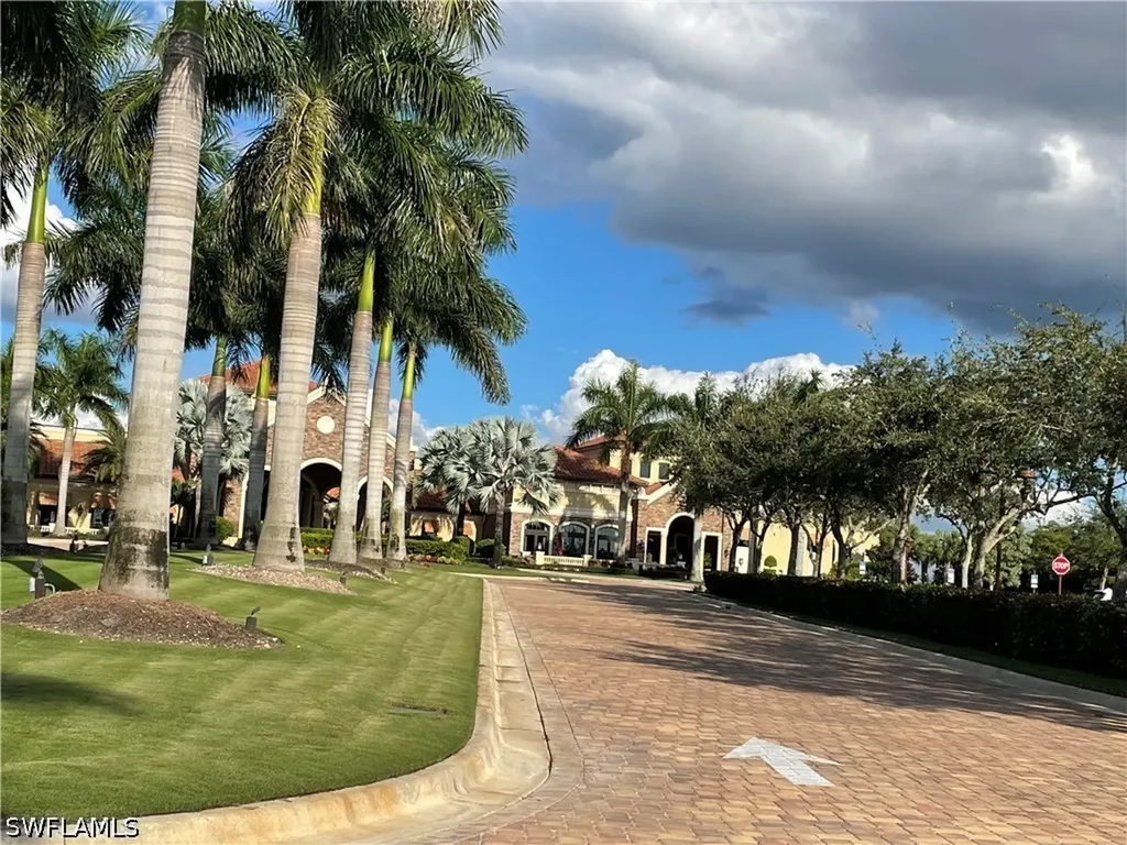 9476 Napoli Lane Naples FL 34113